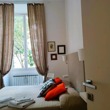 Sea Breeze Apartment *
