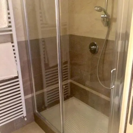 Sea Breeze Apartment *