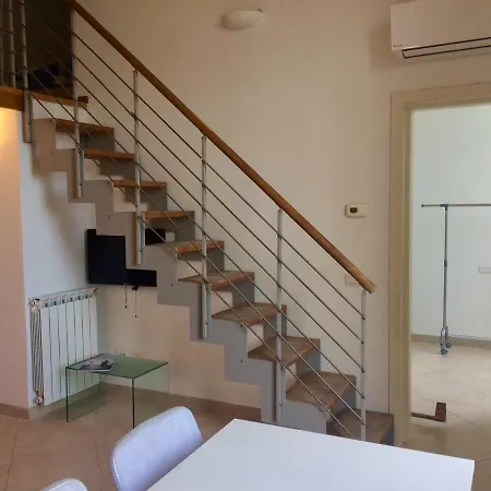 Sea Breeze Apartment *